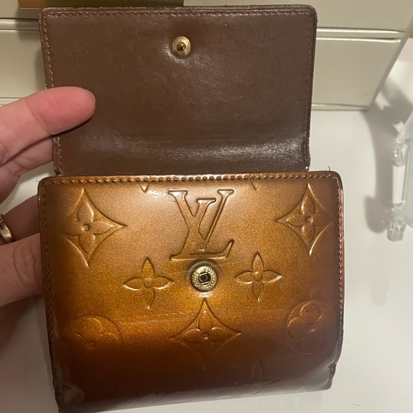 Louis Vuitton monogram Vernis Elise wallet in Carmel Gold - Picture 10 of 16